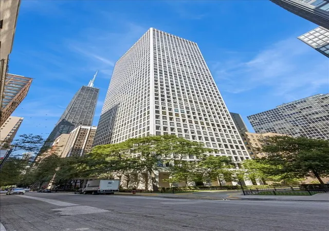 260-e-chestnut-st-1407-chicago-il-60611/hzid_498e7097