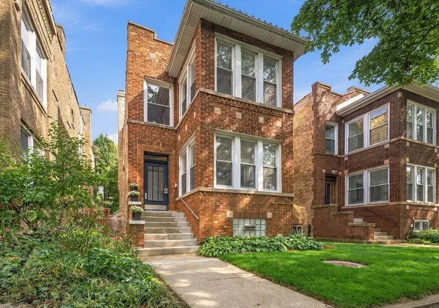 6449-n-lakewood-ave-chicago-il-60626/hzid_a02cd75f
