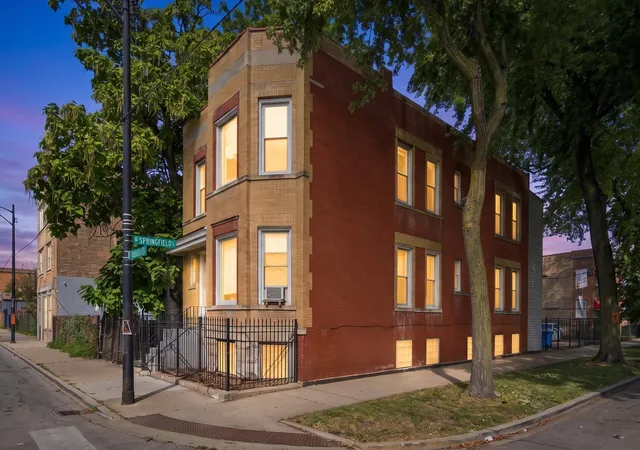3900-w-division-st-chicago-il-60651/hzid_96ff80bb