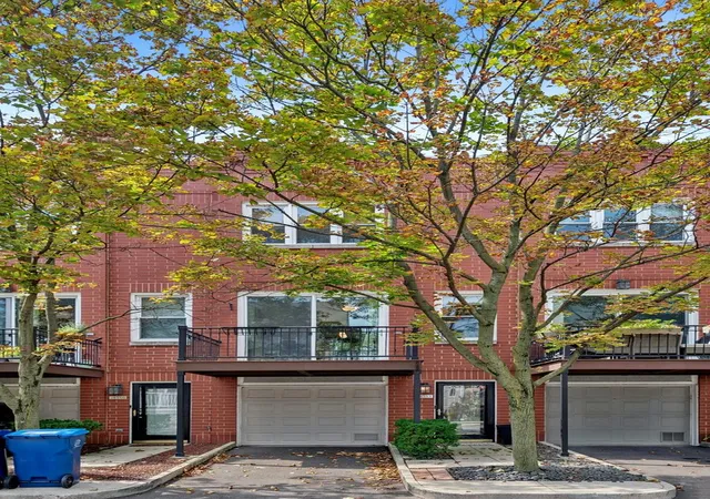 2835-n-wolcott-ave-f-chicago-il-60657/hzid_4267b2d7