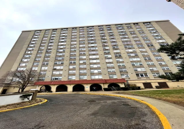 4300-w-frd-city-dr-710-chicago-il-60652/hzid_23c14231