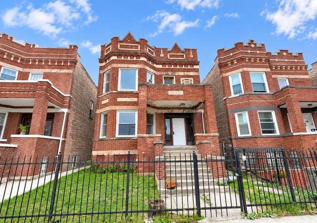 926-n-lavergne-ave-chicago-il-60651/hzid_0ce08390