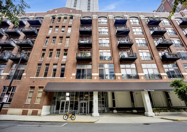 360-w-illinois-st-7d-chicago-il-60654/hzid_2d859a9a