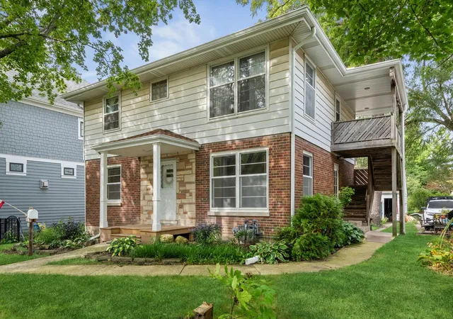 215-n-mill-st-naperville-il-60540/hzid_2011e6ea