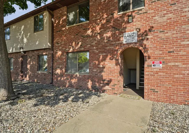 1202-dean-dr-3-urbana-il-61802/hzid_77db5250