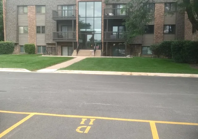 1480-stonebridge-cir-d-1-wheaton-il-60189/hzid_188f91ee