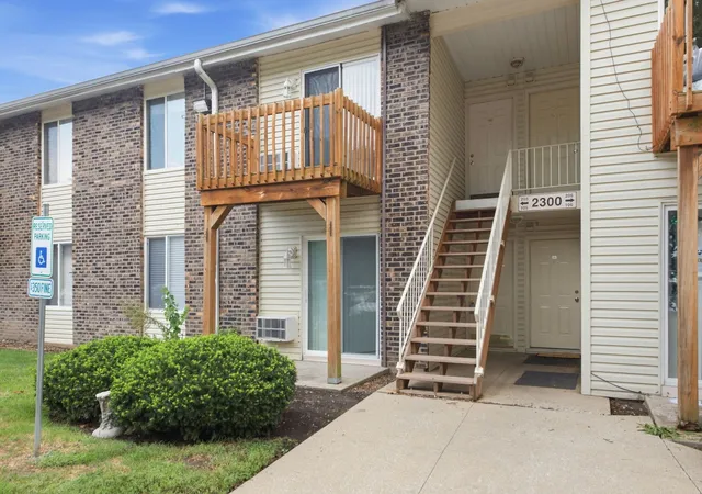 2300-light-rd-105-oswego-il-60543/hzid_036bcd6c
