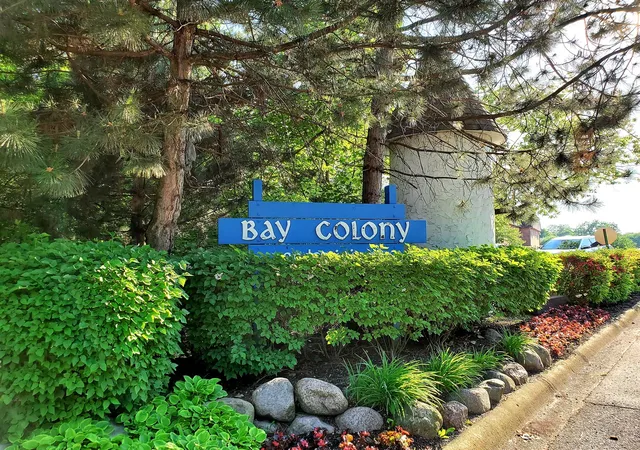 9374-bay-colony-dr-2s-des-plaines-il-60016/hzid_8508300f