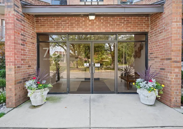 701-lake-hinsdale-dr-410-willowbrook-il-60527/hzid_ed1963c6