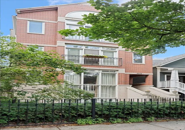 3035-n-seminary-ave-2-chicago-il-60657/hzid_007c732d