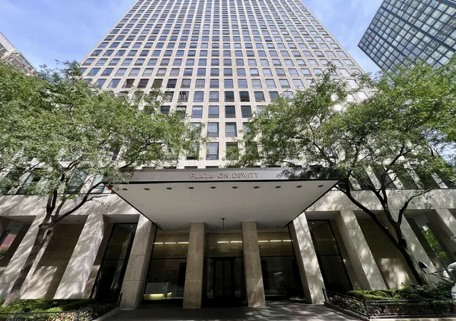 260-e-chestnut-st-1511-chicago-il-60611/hzid_771be130