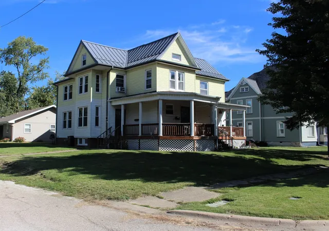 423-w-main-st-clinton-il-61727/hzid_2615f278