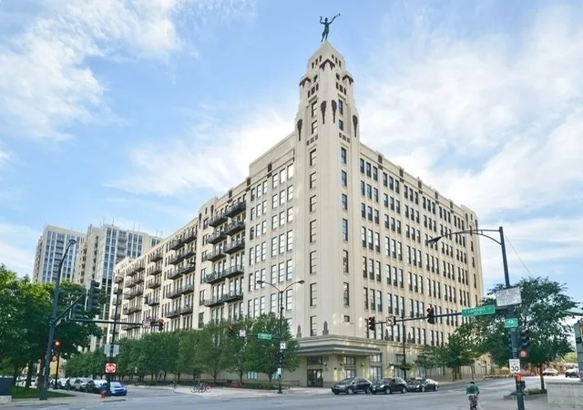 758-n-larrabee-st-319-chicago-il-60654/hzid_04c38912