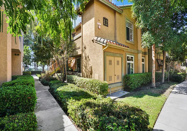 19431-rue-de-valore-12e-foothill-ranch-ca-92610/hzid_4f423f93