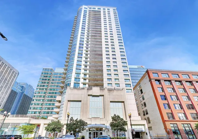 125-s-jefferson-st-1005-chicago-il-60661/hzid_dcadea8d
