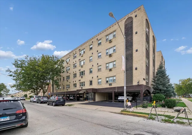 8245-w-belmont-4c-river-grove-il-60171/hzid_99b815e7