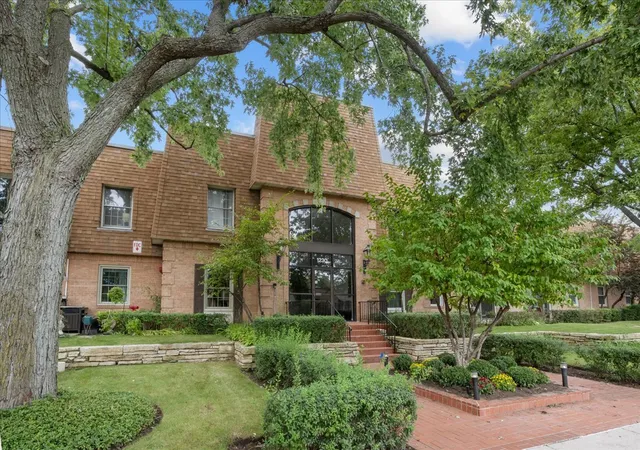 1230-park-ave-210-highland-park-il-60035/hzid_613f1182