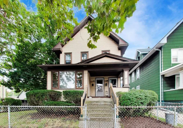 227-circle-ave-forest-park-il-60130/hzid_beee0985