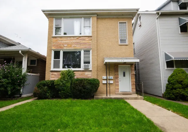 2242-n-narragansett-ave-chicago-il-60639/hzid_ae2c675e
