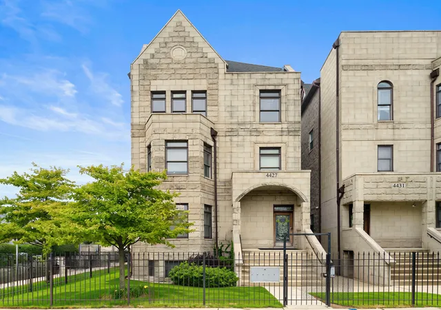 4427-s-oakenwald-ave-4-chicago-il-60653/hzid_1c28dca6