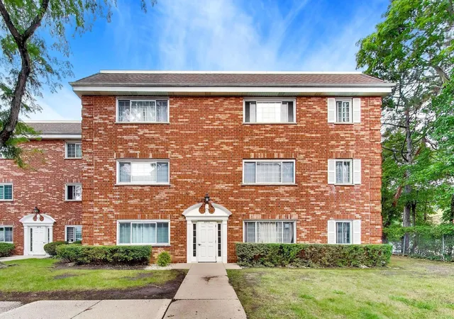 6876-w-touhy-ave-3e-niles-il-60714/hzid_546f44c4