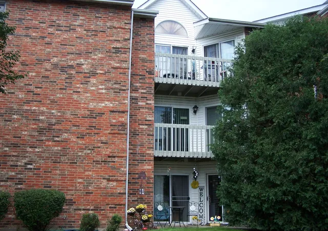 4408-w-shamrock-ln-2-c-mchenry-il-60050/hzid_e6a8ce78