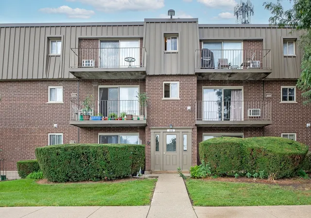 586-fairway-view-dr-1b-wheeling-il-60090/hzid_57aebbdf