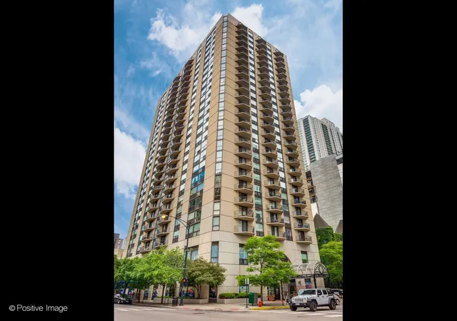 70-w-huron-st-605-chicago-il-60654/hzid_adae6f91