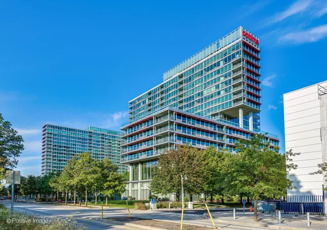9715-woods-dr-402-skokie-il-60077/hzid_44f6a043