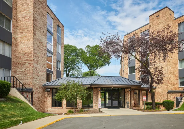 502-w-huntington-cmns-rd-238-mount-prospect-il-60056/hzid_6b71d6e5
