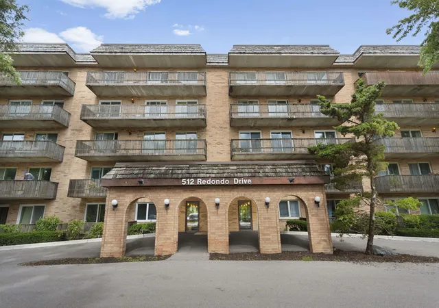 512-redondo-dr-308-downers-grove-il-60516/hzid_990bfdda