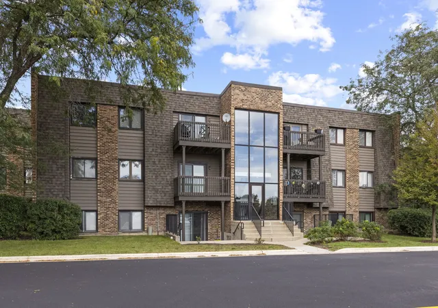 1482-stonebridge-cir-c10-wheaton-il-60189/hzid_799c6256