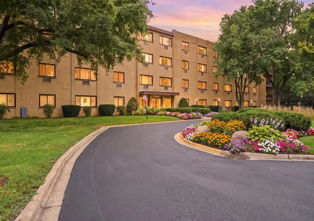6600-s-brainard-ave-212-countryside-il-60525/hzid_39bf02c7
