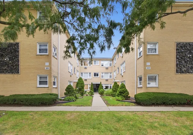 3818-ruby-st-1e-schiller-park-il-60176/hzid_84f48ce5