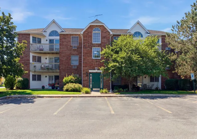 511-leah-ln-2c-woodstock-il-60098/hzid_48a9aaf9