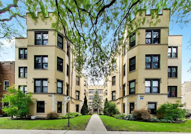 6442-n-leavitt-st-e0-chicago-il-60645/hzid_0ba99c76