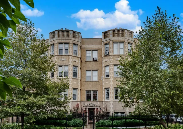 6203-n-oakley-ave-3-chicago-il-60659/hzid_707cd4e3