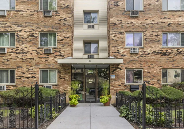 420-s-home-ave-109n-oak-park-il-60302/hzid_22852789