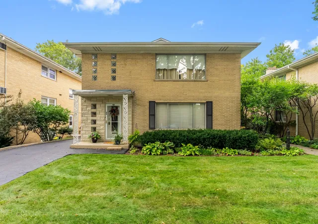88-pine-ave-2b-riverside-il-60546/hzid_634d45da