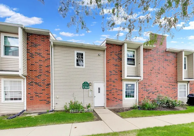 1364-e-wyndham-cir-103-palatine-il-60074/hzid_b349dcdb
