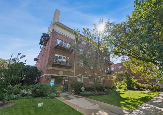 1319-chicago-ave-305-evanston-il-60201/hzid_bd11717b