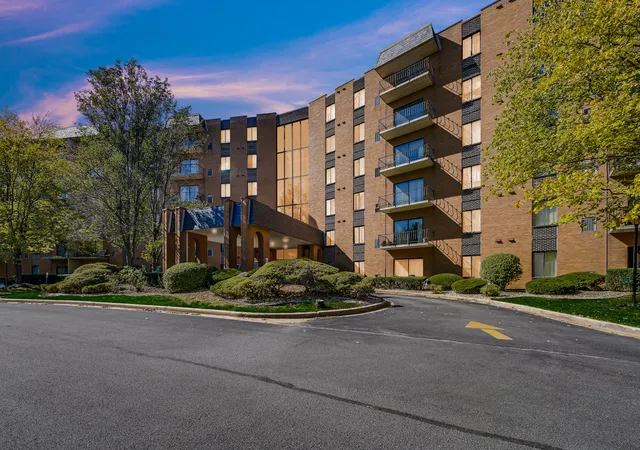 900-w-sunset-dr-409-glenwood-il-60425/hzid_a8d4ff19