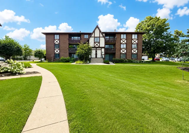 10572-s-palos-pl-d-palos-hills-il-60465/hzid_d34b6885