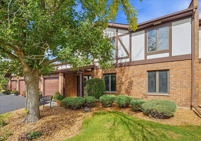 9810-mill-dr-w-e1-palos-park-il-60464/hzid_58cbfe32