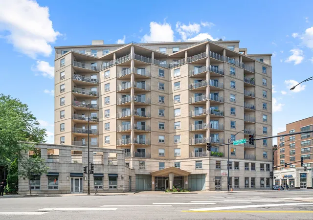 4350-n-broadway-st-1002-chicago-il-60613/hzid_fb31f69b