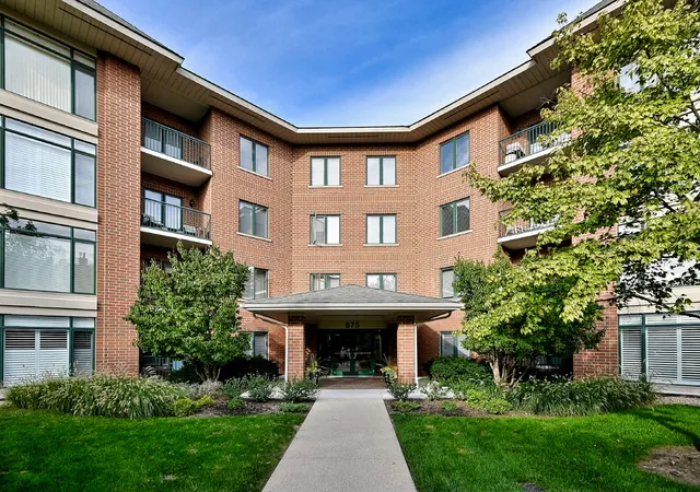 875-e-22nd-street-104-lombard-il-60148/hzid_65e4b7bd