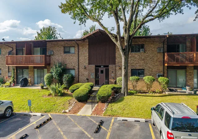 200-willow-ln-c-219-willow-springs-il-60480/hzid_708fbd03