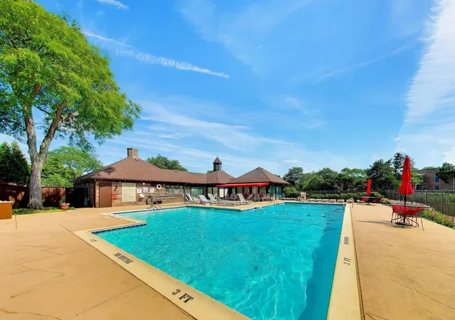 3-the-ct-of-harborside-208-northbrook-il-60062/hzid_081d6ba3