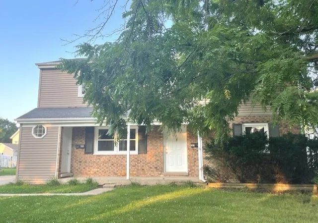 307-309-n-state-st-marengo-il-60152/hzid_c0a34610