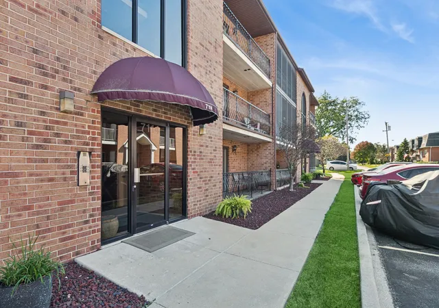 7114-w-108th-street-301-worth-il-60482/hzid_829fda77